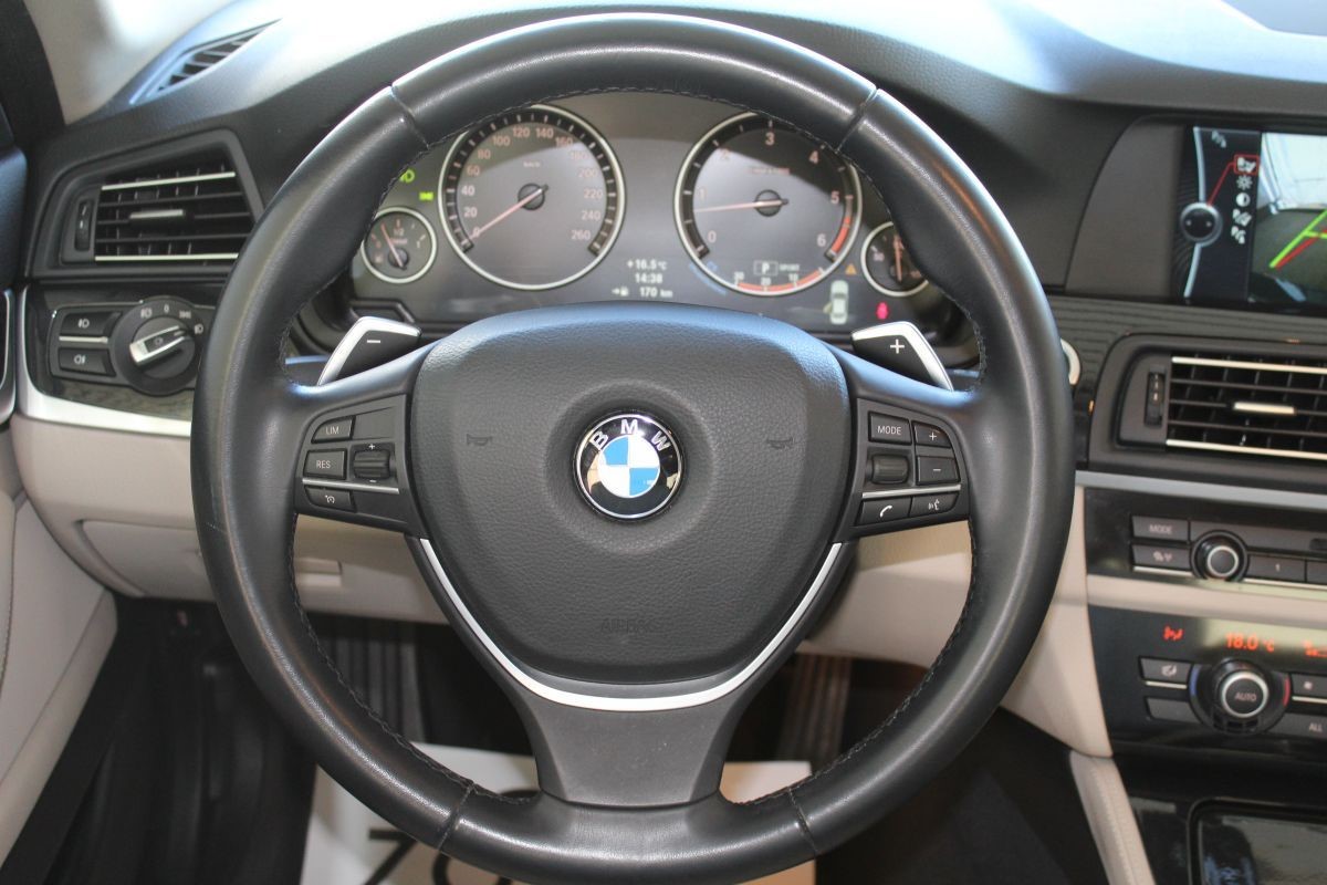 BMW
 5-Series 530D Futura