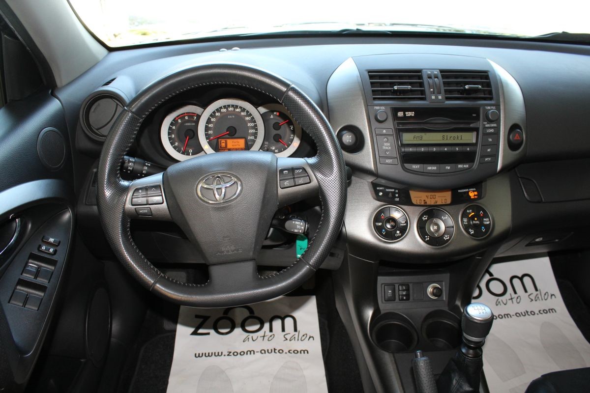 Toyota
 RAV4
 2.2 D