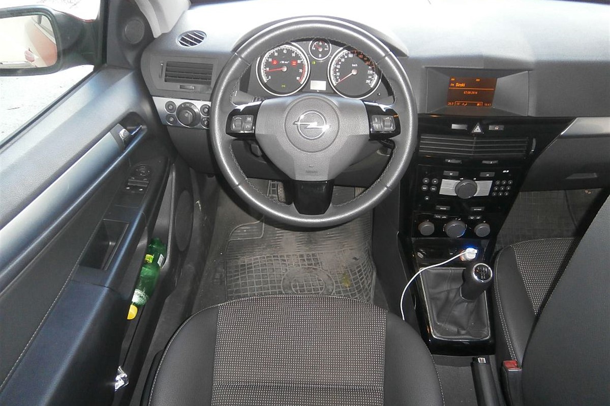 Opel Astra 1.6i GTC Cosmo