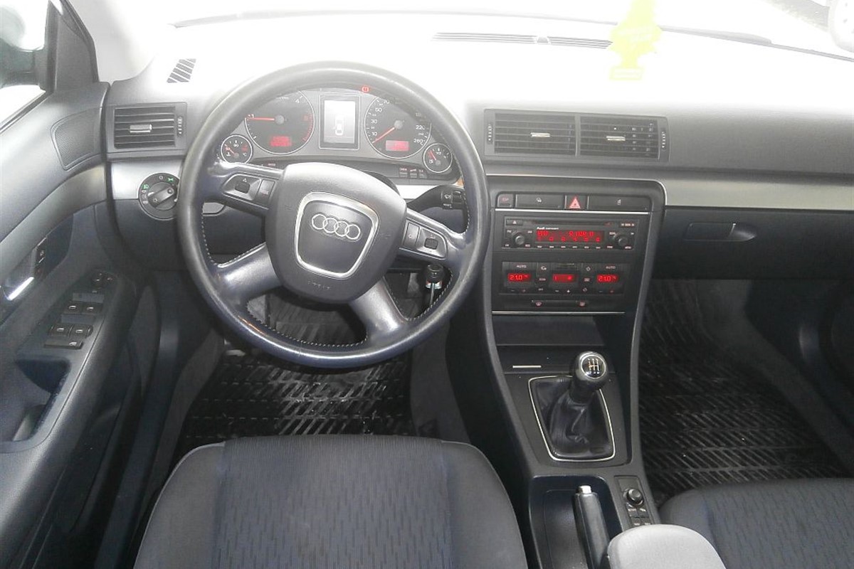 Audi A4
 1.9 TDi