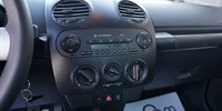 Volkswagen New Beetle
 1,6 BENZIN