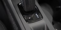 Volvo
 XC40 2.0 D D3