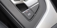 Audi A4
 2.0 TDI S line