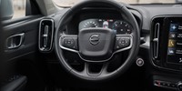 Volvo
 XC40 2.0 D D3
