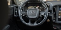 Volvo
 XC40 2.0 D