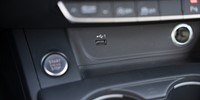 Audi A4
 2.0 TDI S line