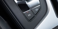 Audi A4
 2.0 TDI S line
