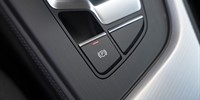Audi A4
 35 TDI S-Tronic