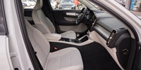 Volvo
 XC40 2.0 D