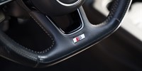 Audi A4
 2.0 TDI S line