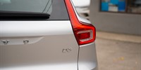 Volvo
 XC40 2.0 D D3