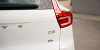 Volvo
 XC40 2.0 D