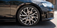 Audi A8
 3.0 TDI S line QUATTRO