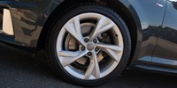 Audi A4
 2.0 TDI S line