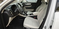 Volvo
 XC40 2.0 D
