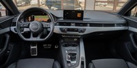 Audi A4
 2.0 TDI S line