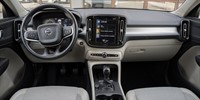 Volvo
 XC40 2.0 D