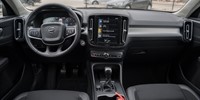 Volvo
 XC40 2.0 D D3