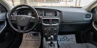 Volvo
 V40 D2