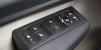 Volvo
 XC40 2.0 D