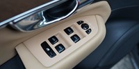 Volvo
 XC90 
 D5