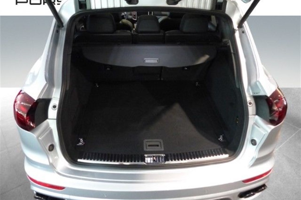 Porsche
 Cayenne
 GTS Tiptronic