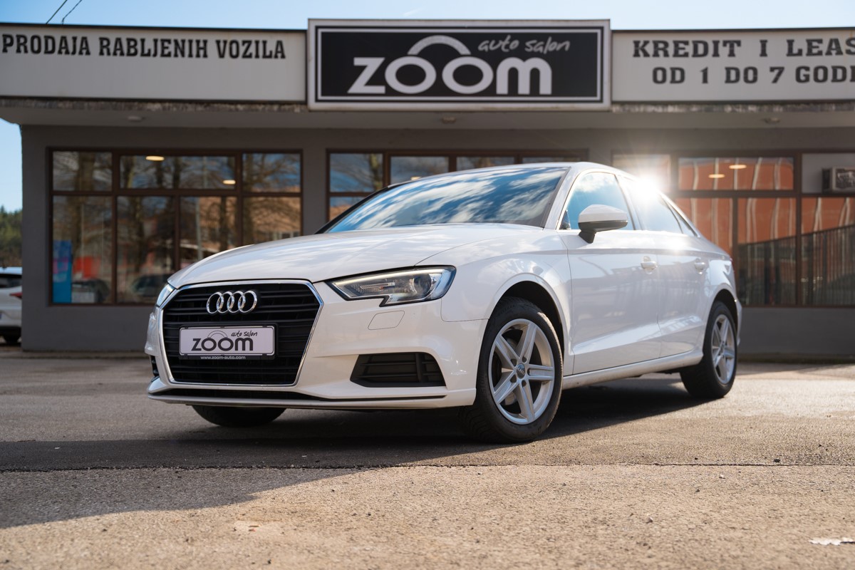 Audi A3
 1.6 TDI S-tronic