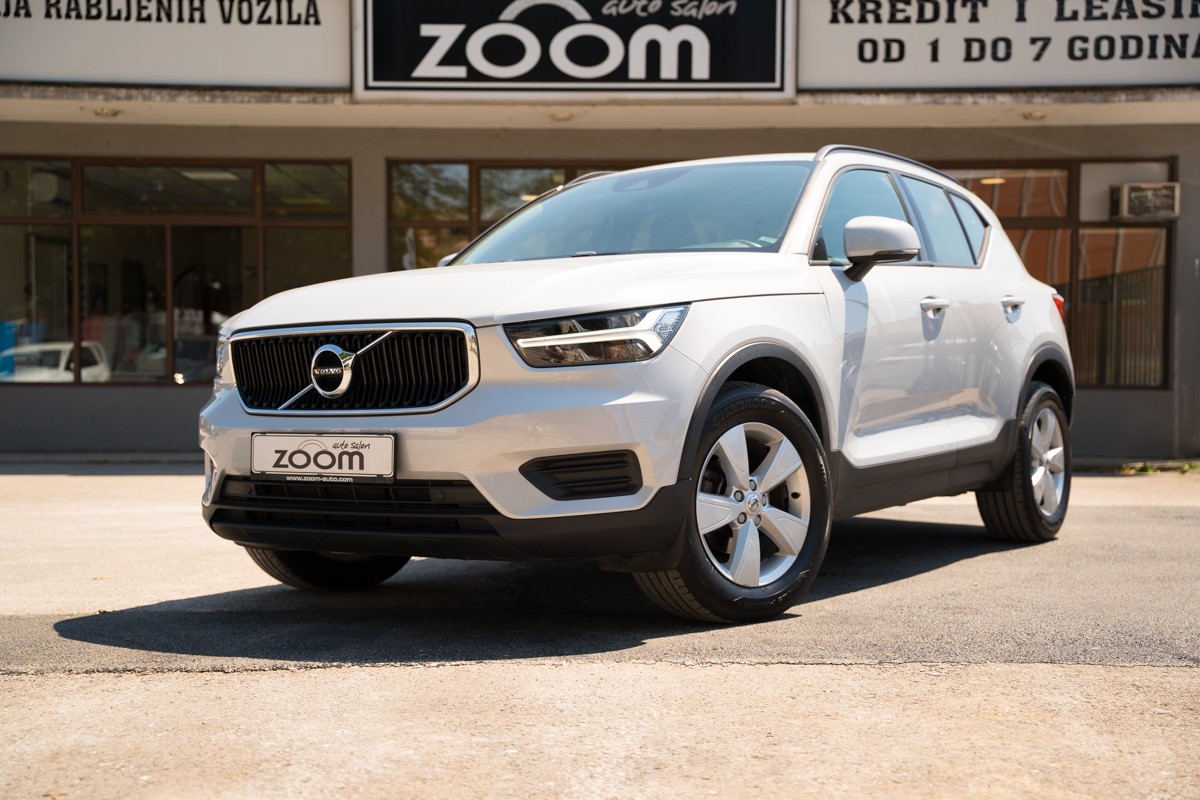Volvo
 XC40 2.0  D3
