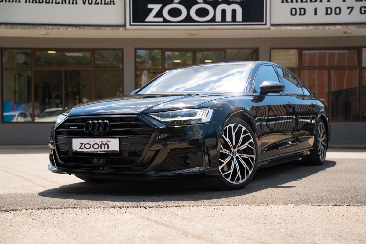 Audi A8
 3.0 TDI S line QUATTRO