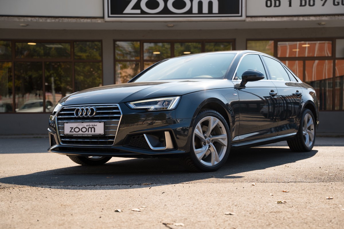Audi A4
 2.0 TDI S line