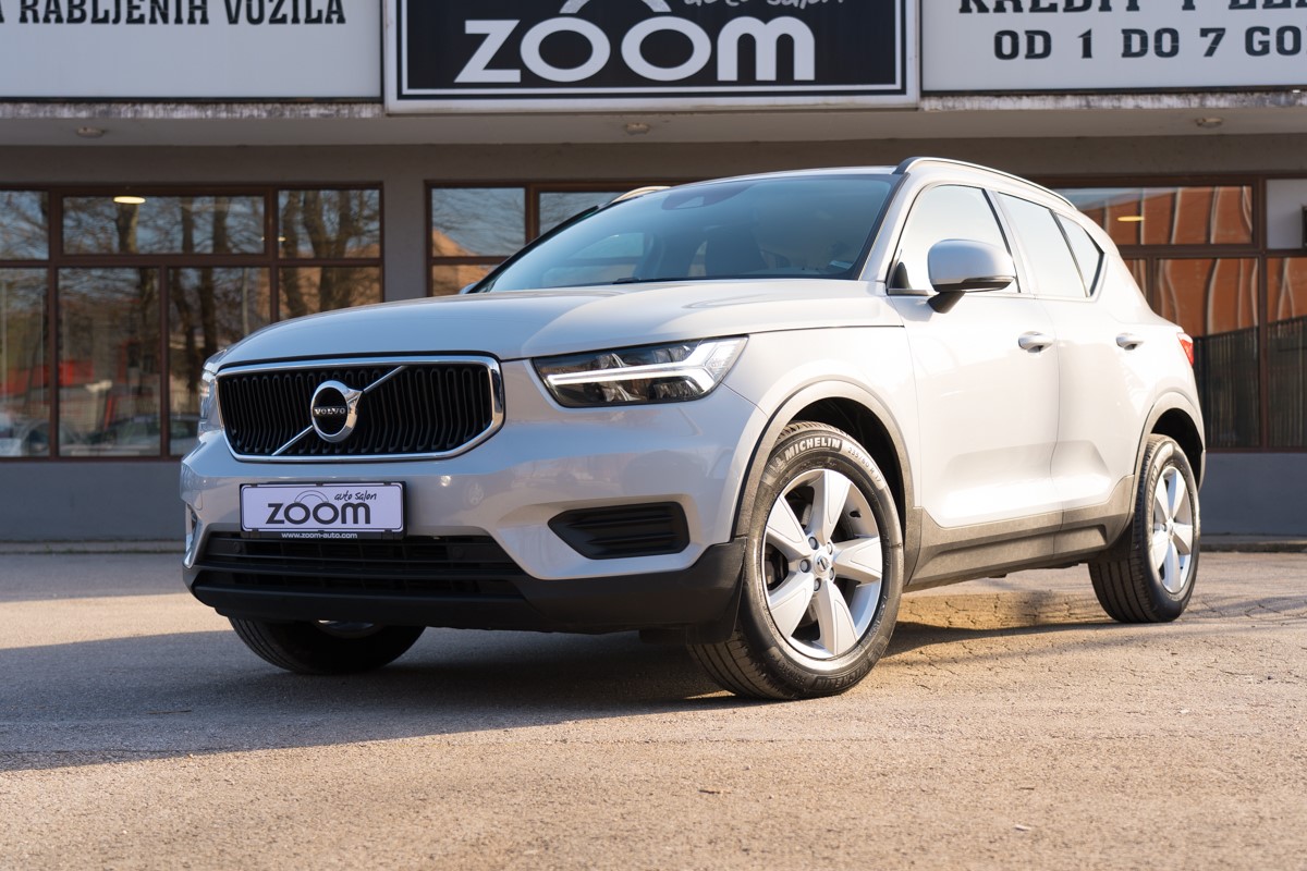 Volvo
 XC40 2.0D D3 AWD 4X4