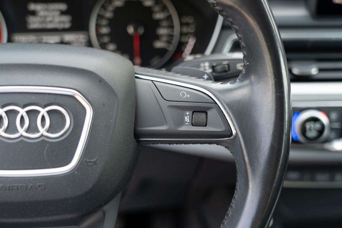 Audi A4
 2,0 TDI