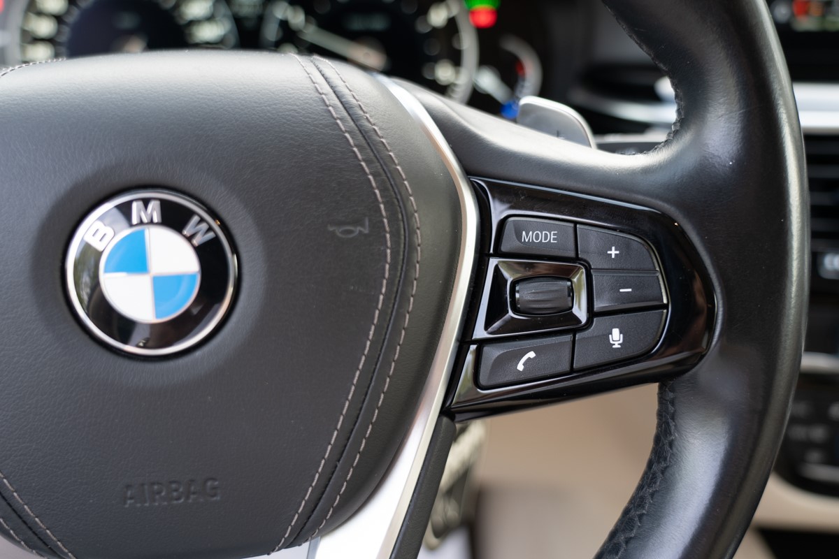 BMW
 5-Series 520 D XDRIVE