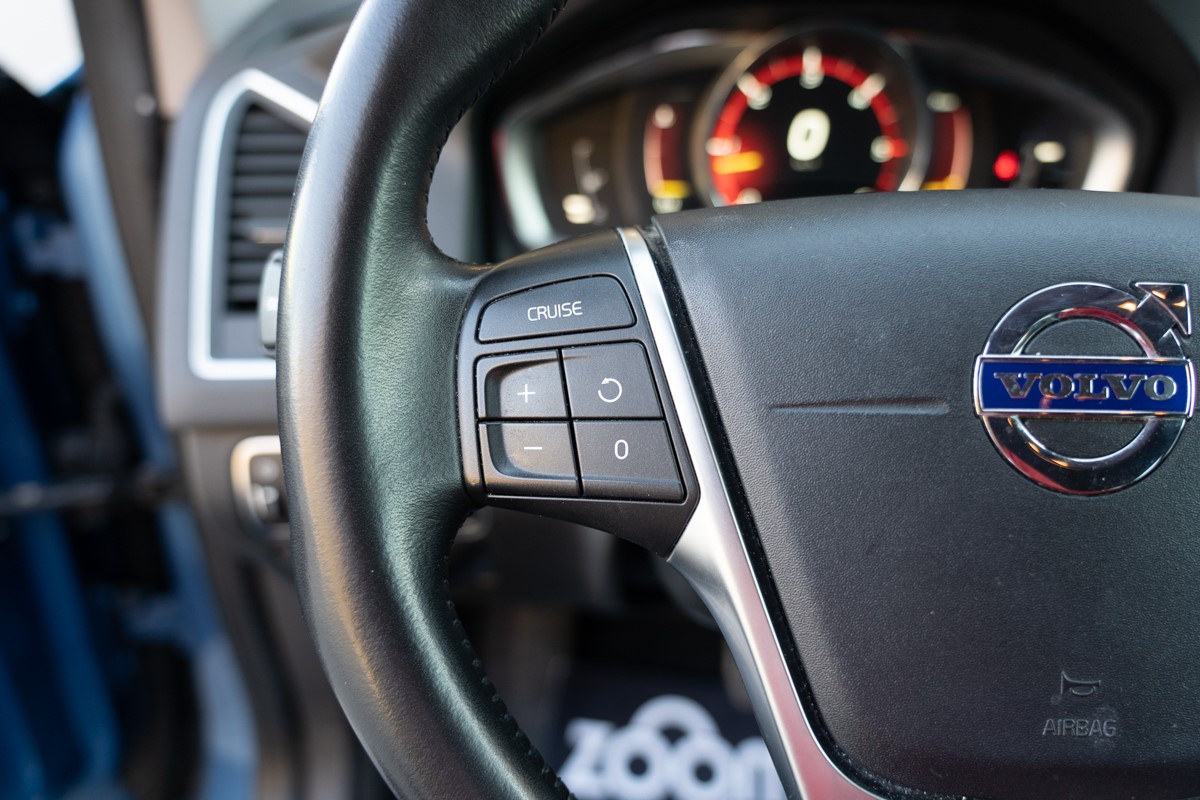 Volvo
 XC60 D4