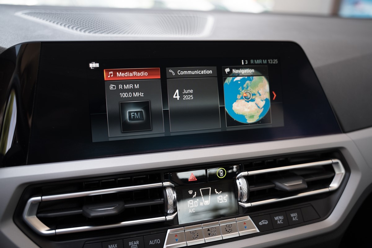 BMW
 3-Series 318D 