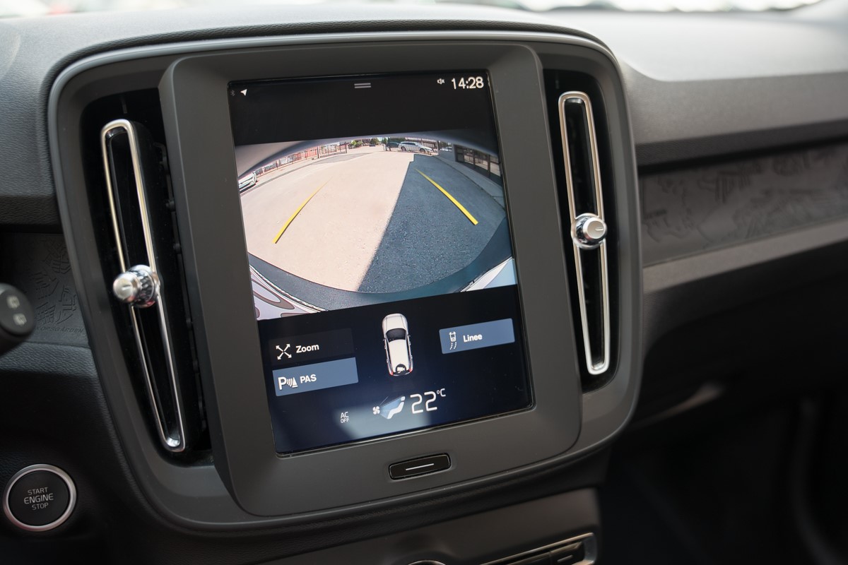 Volvo
 XC40 2.0  D3