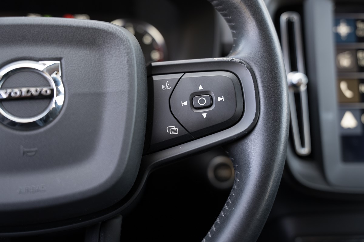 Volvo
 XC40 2.0 D