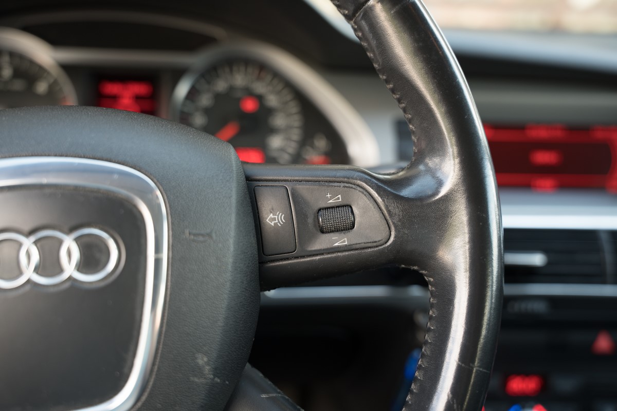 Audi A6
 2.0 TDI 