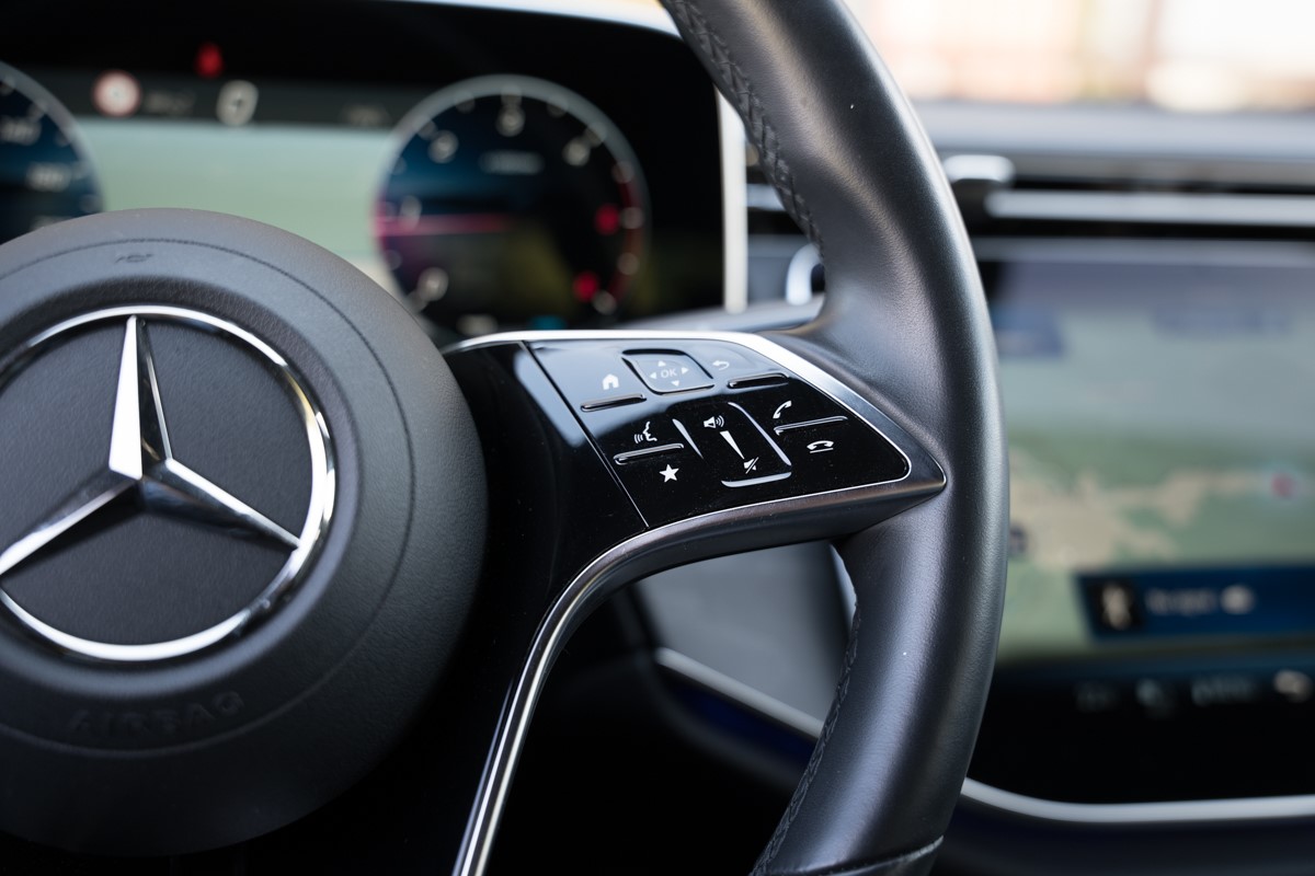 Mercedes-Benz E-Class
 220d Luxury Line