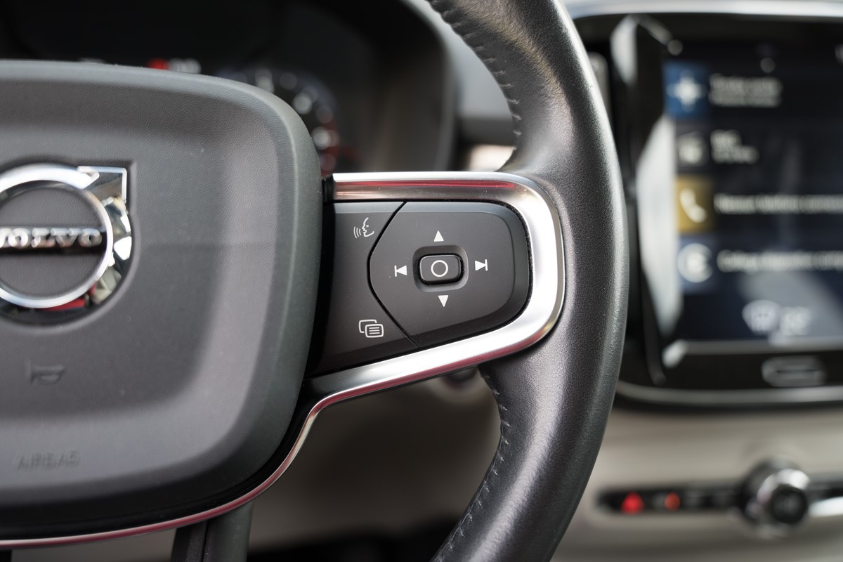 Volvo
 XC40 2.0 D