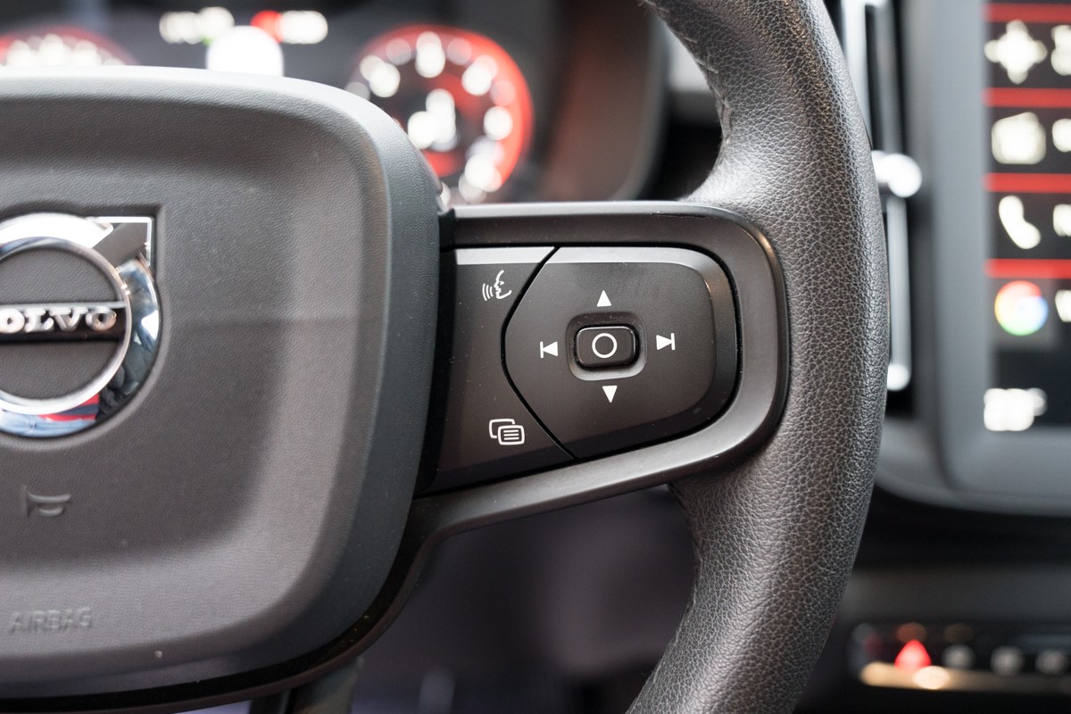 Volvo
 XC40 2.0 D D3