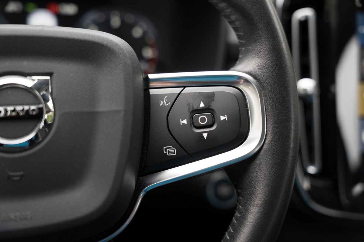 Volvo
 XC40 2.0 D D3