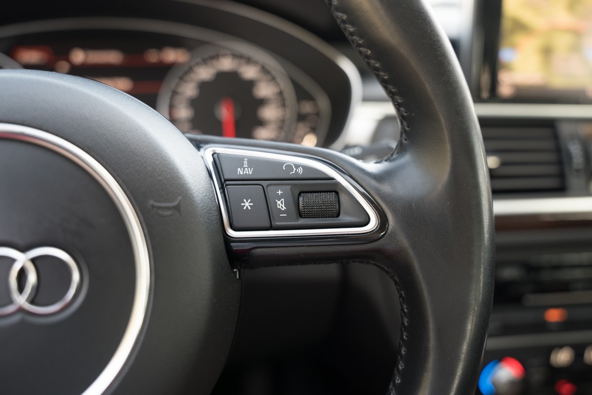 Audi A6
 2.0 TDI
