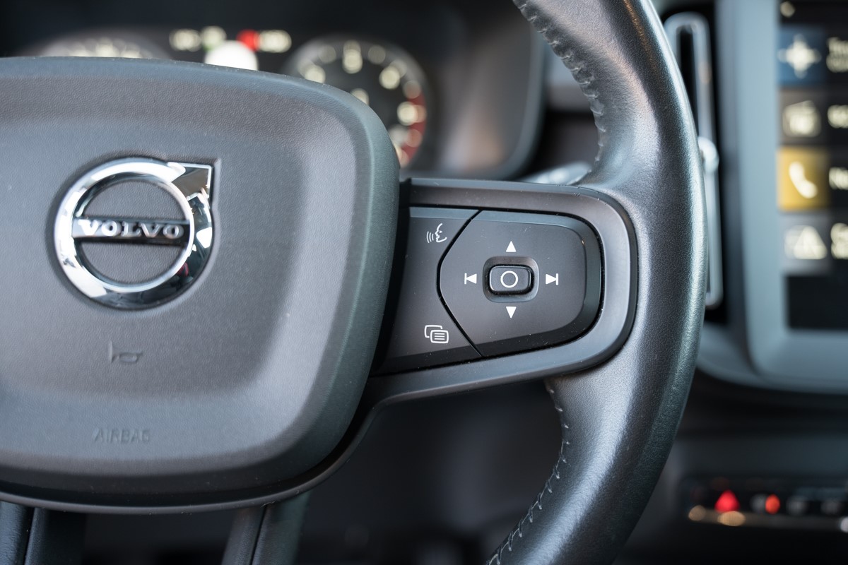 Volvo
 XC40 2.0 D D3