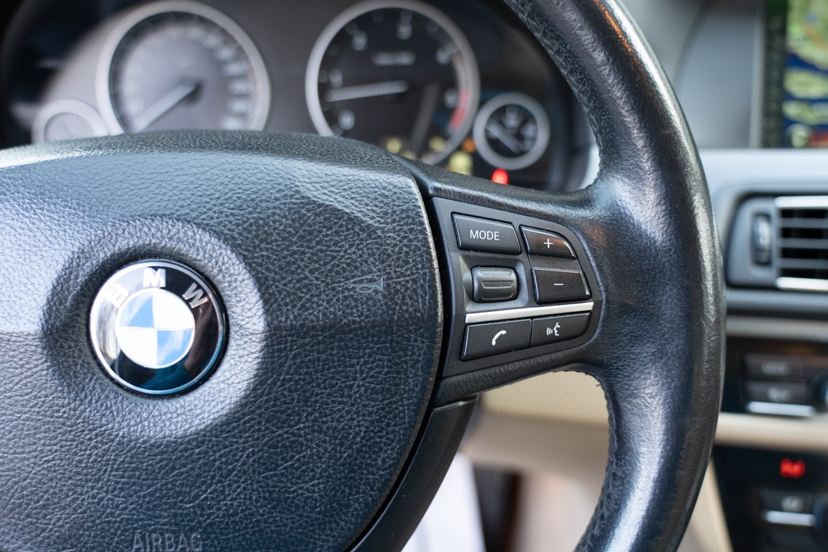 BMW
 5-Series 530d