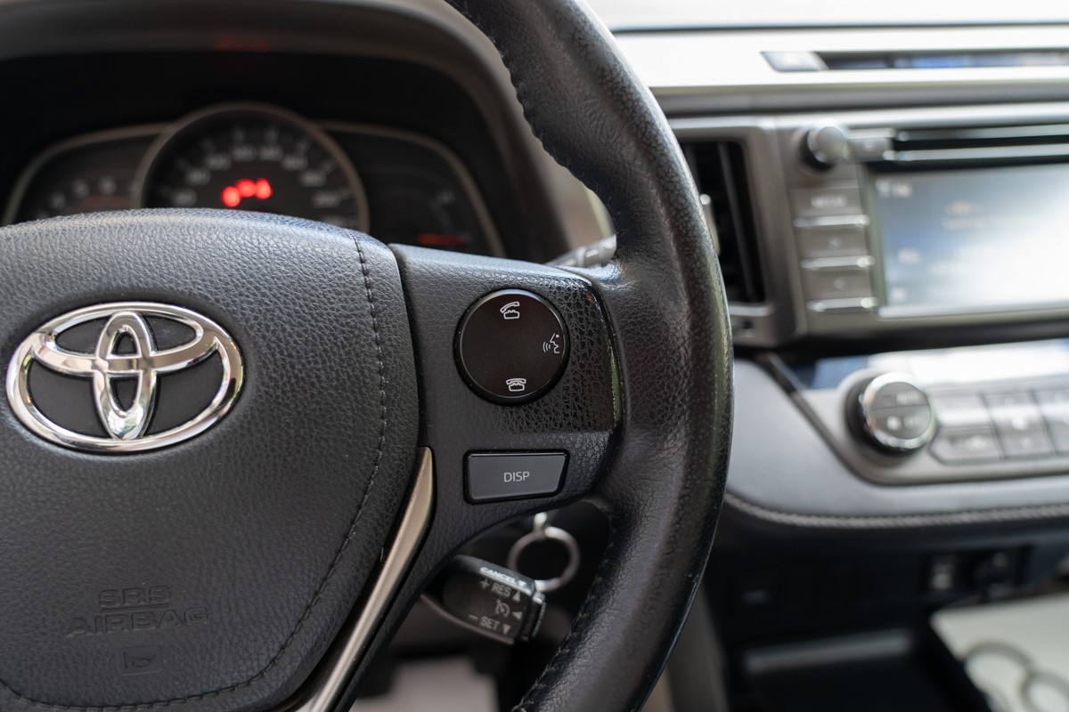 Toyota
 RAV4
 2,0 4x4