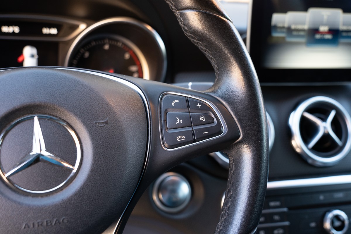 Mercedes-Benz GLA 200d Business