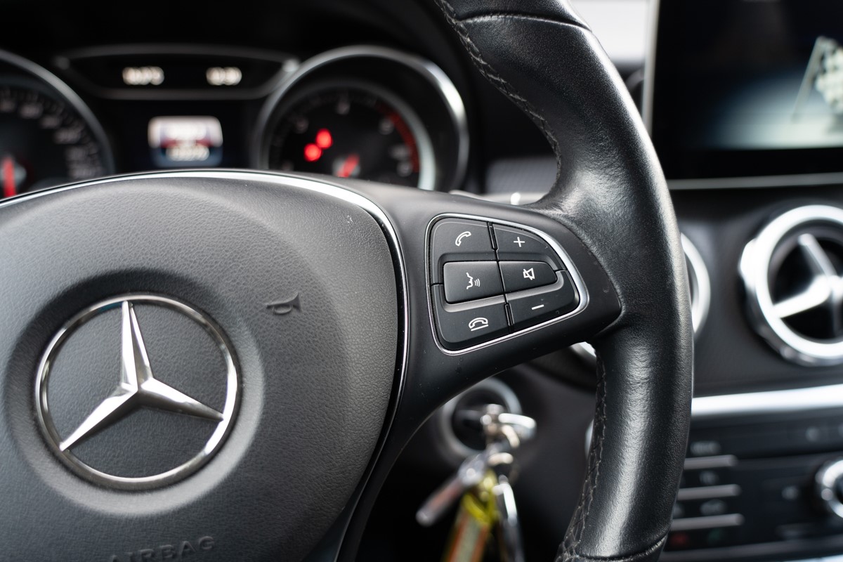Mercedes-Benz GLA 200 D STOCK