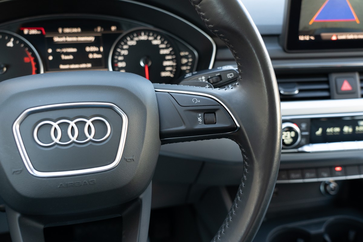 Audi A4
 2.0 TDI