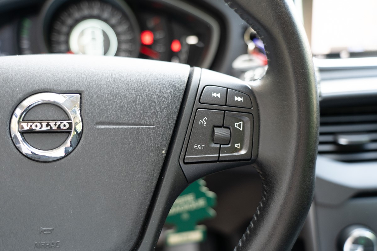 Volvo
 V40 D2